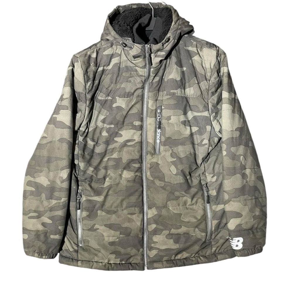 New Balance Men’s Camo Sherpa Lined Jacker. Oversized Medium